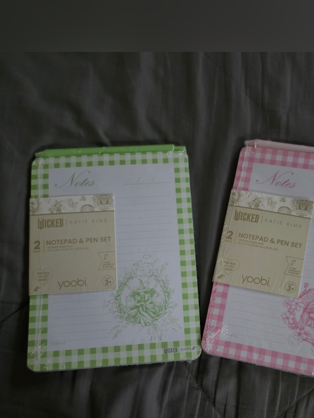 Yoobi Wicked Glinda And Elphaba Notepad & Pen Set - Green and Pink
